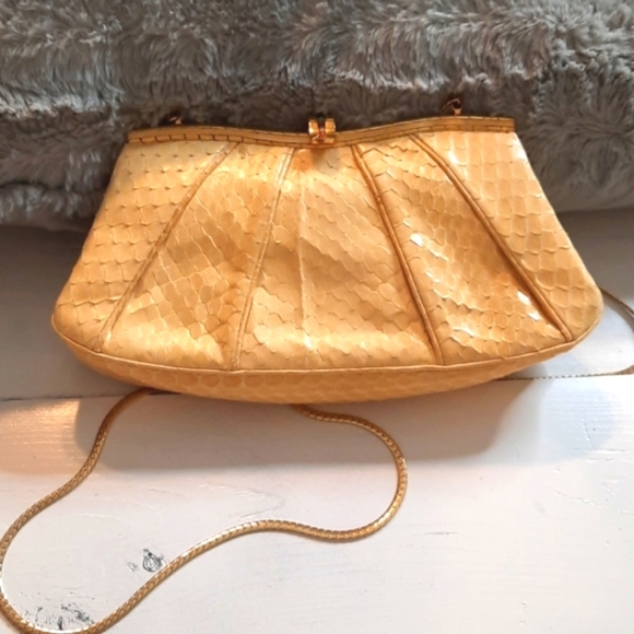 JUDITH Leiber Tan snake skin with gemstone clasp - Picture 3 of 8